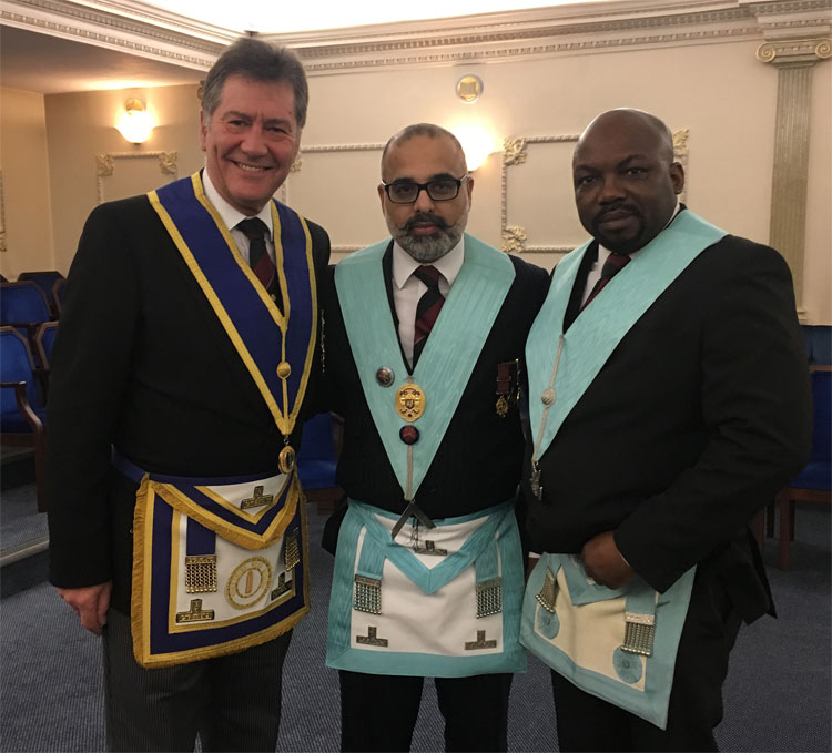 worshipful_master_with_junior_deacon.jpg
